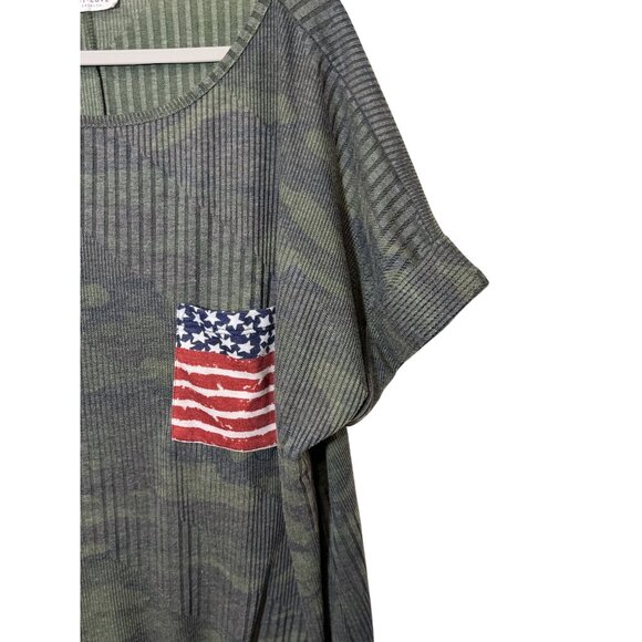 Camo Print Womens Top With American Flag Pocket & Front Tie Design 3X - Picture 2 of 6